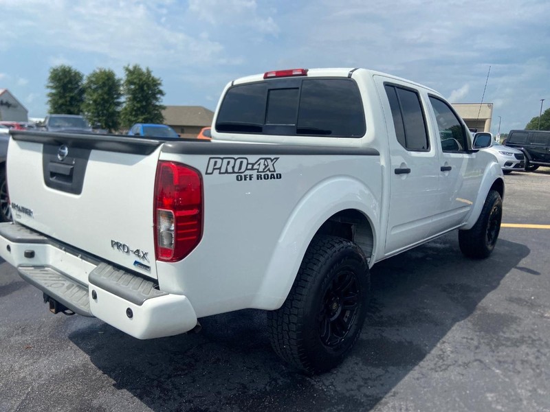 Nissan Frontier Vehicle Image 06