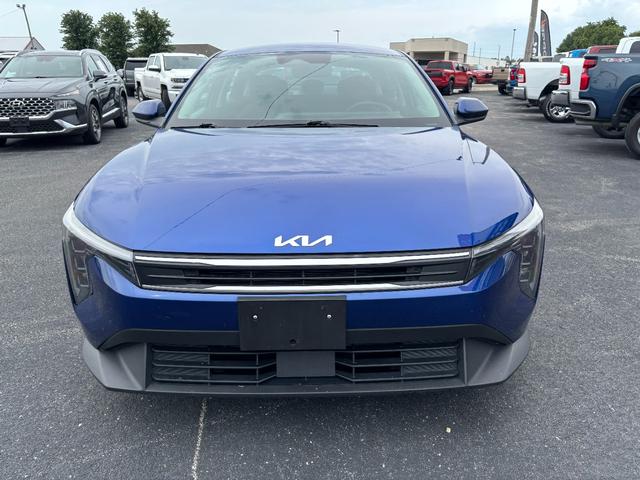 Kia K4 Vehicle Image 10