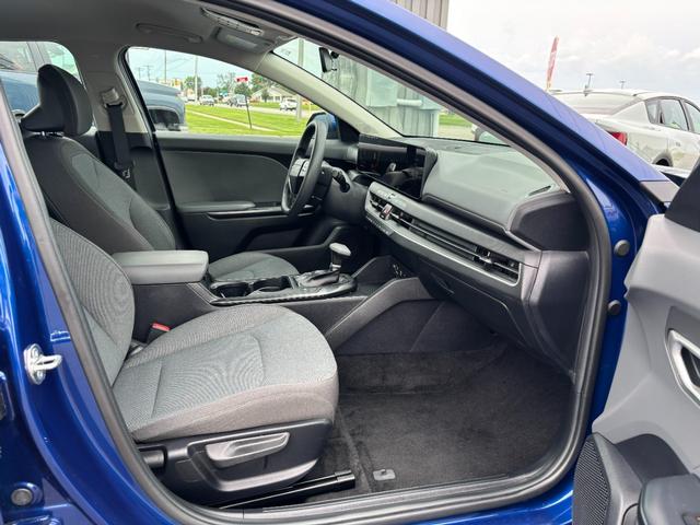 Kia K4 Vehicle Image 11