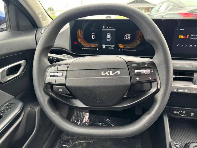 Kia K4 Vehicle Image 14