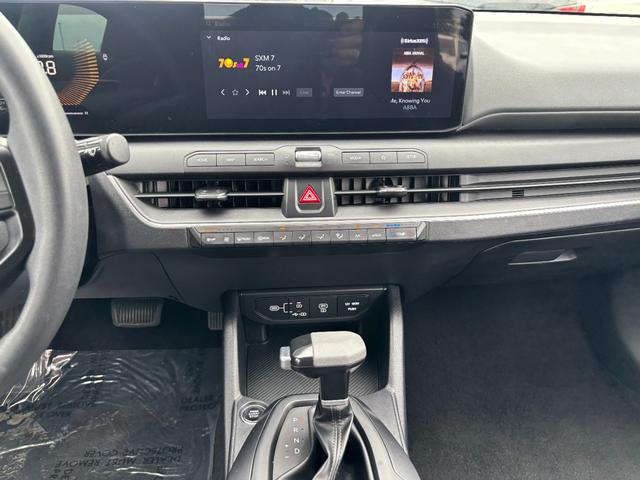 Kia K4 Vehicle Image 15