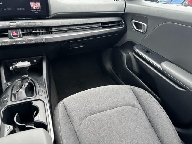 Kia K4 Vehicle Image 16