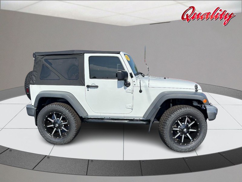 Jeep Wrangler Vehicle Image 02