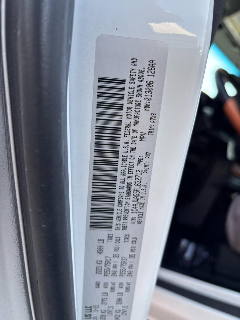 Jeep Wrangler Vehicle Image 14