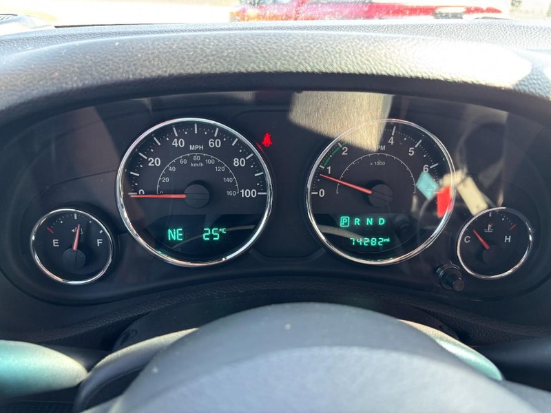 Jeep Wrangler Vehicle Image 15