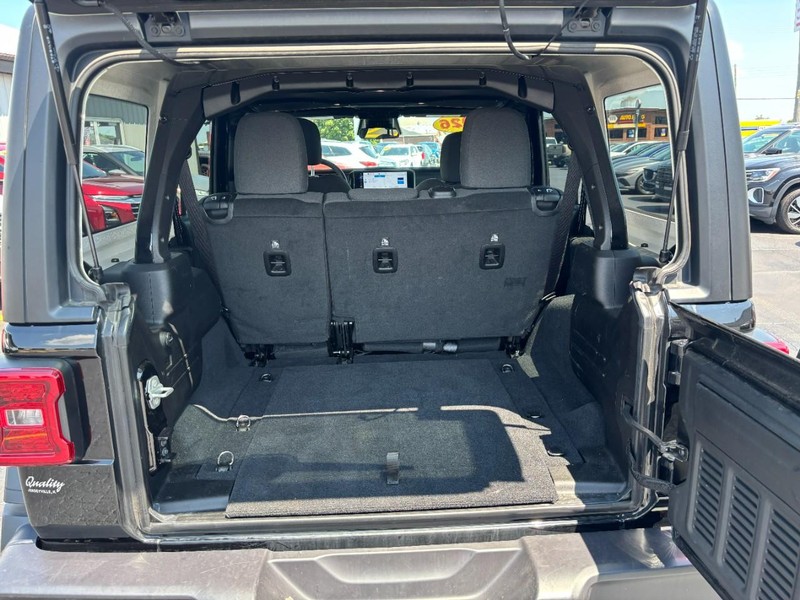Jeep Wrangler Vehicle Image 06