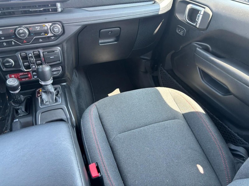 Jeep Wrangler Vehicle Image 16