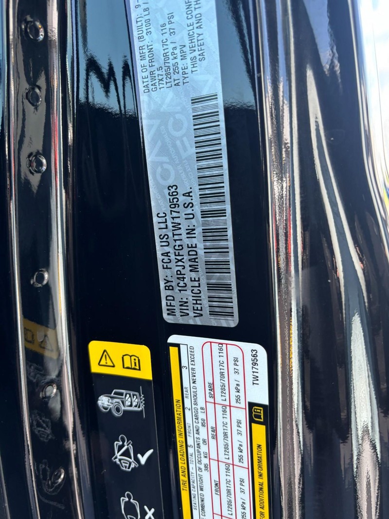 Jeep Wrangler Vehicle Image 17