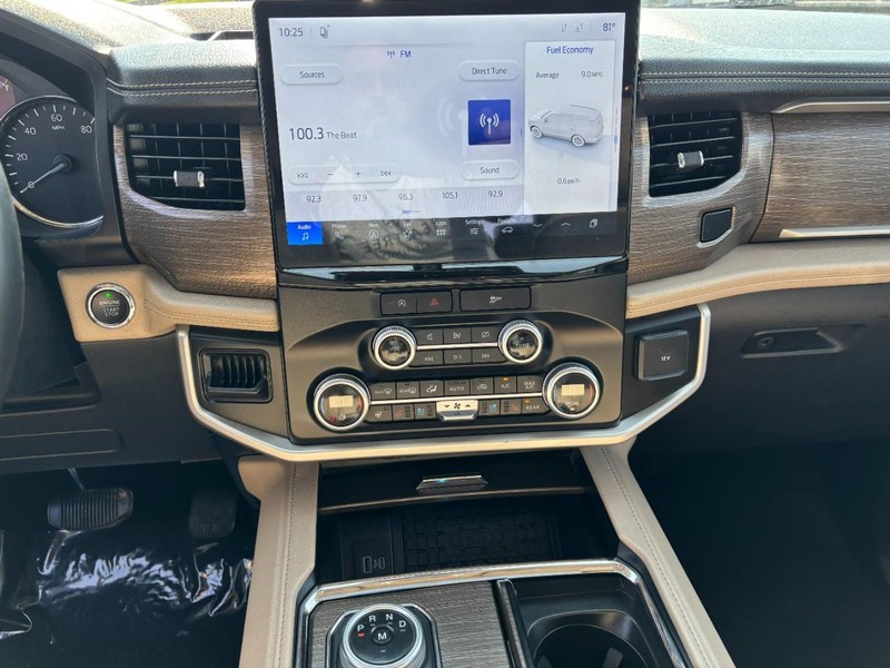 Ford Expedition Max Vehicle Image 15