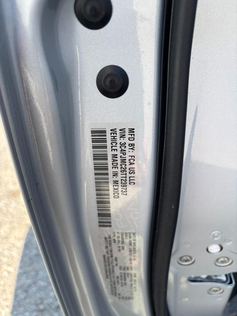 Jeep Cherokee Vehicle Image 08