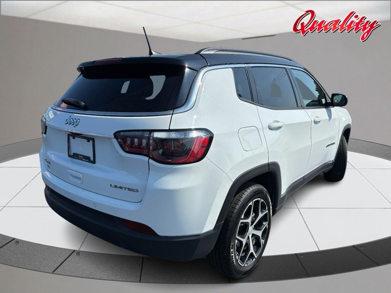 Jeep Compass Vehicle Image 03