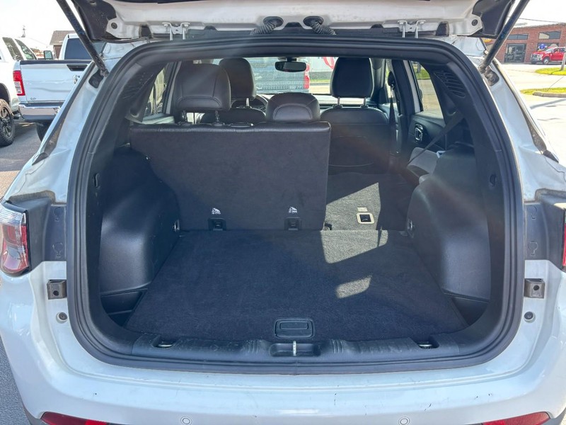 Jeep Compass Vehicle Image 06