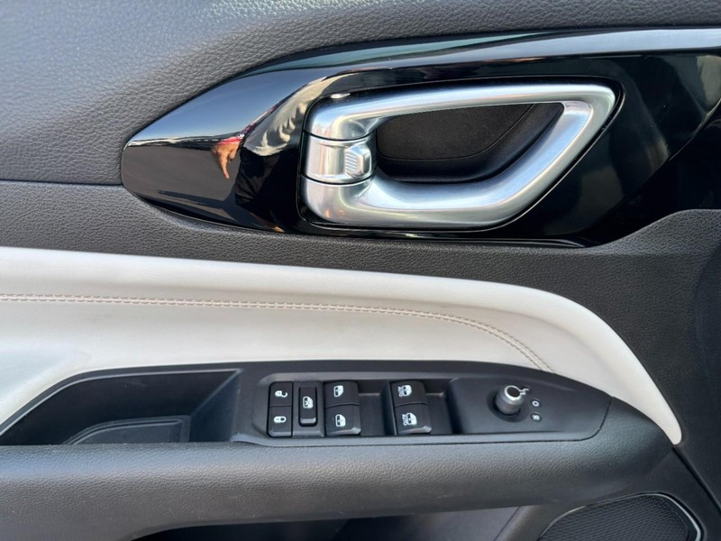 Jeep Compass Vehicle Image 09