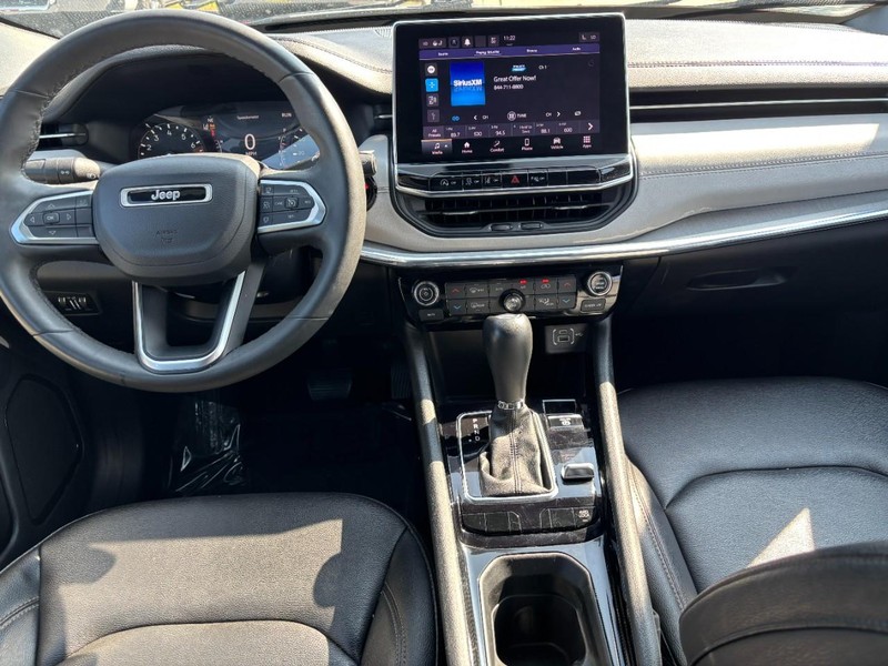 Jeep Compass Vehicle Image 13