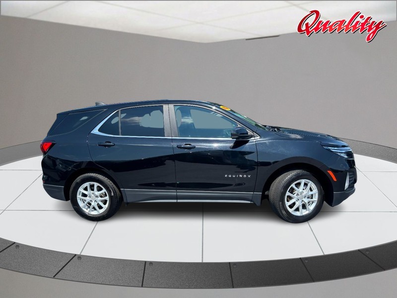Chevrolet Equinox Vehicle Image 02