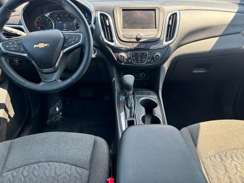 Chevrolet Equinox Vehicle Image 13