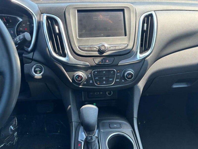 Chevrolet Equinox Vehicle Image 15