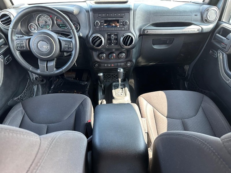 Jeep Wrangler Unlimited Vehicle Image 13