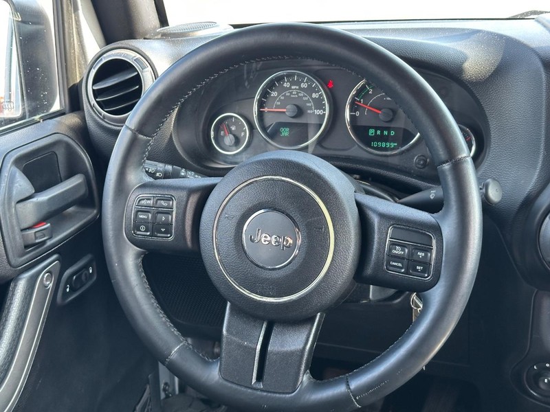 Jeep Wrangler Unlimited Vehicle Image 14