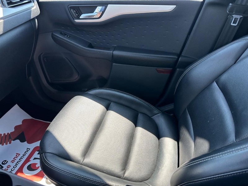 Ford Escape Vehicle Image 21