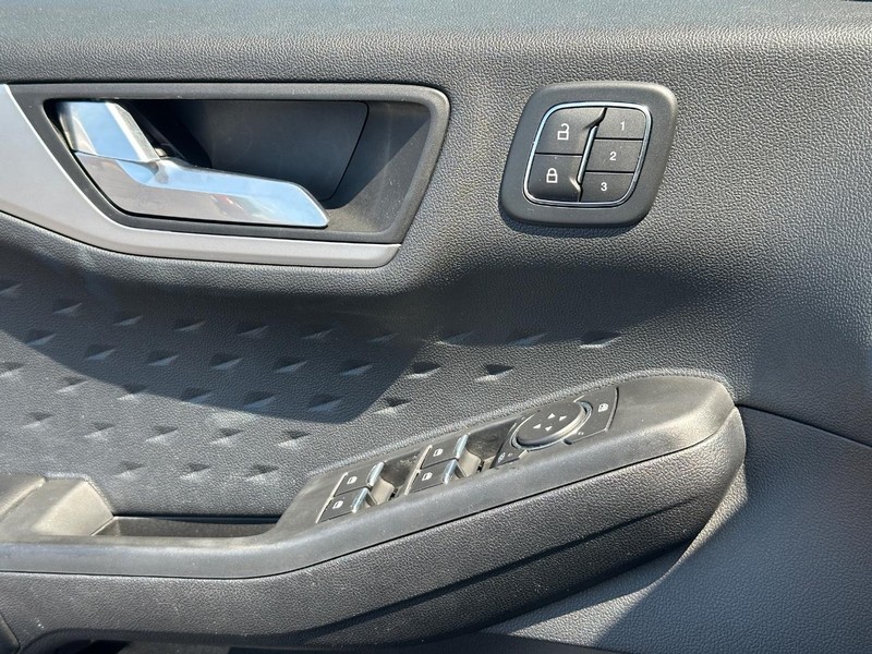 Ford Escape Vehicle Image 24