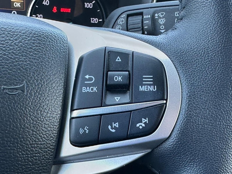 Ford Explorer Vehicle Image 17