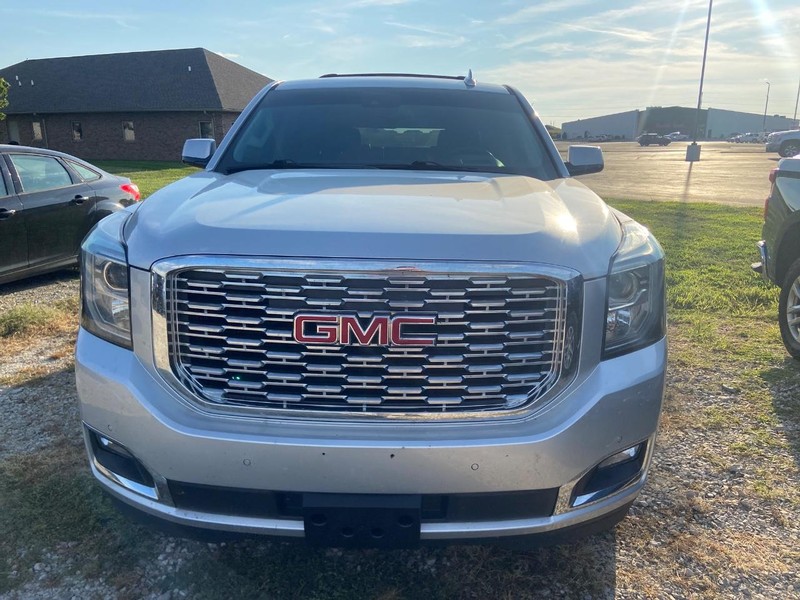 GMC Yukon Vehicle Image 02
