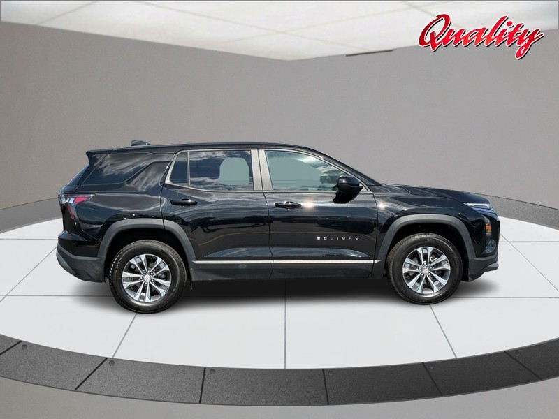 Chevrolet Equinox Vehicle Image 02