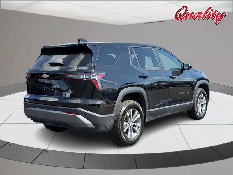 Chevrolet Equinox Vehicle Image 03