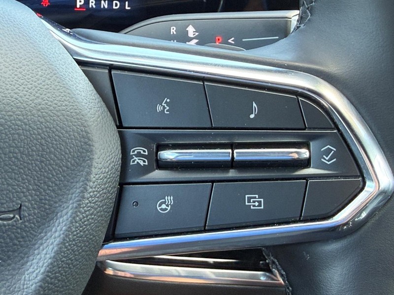 Chevrolet Equinox Vehicle Image 15