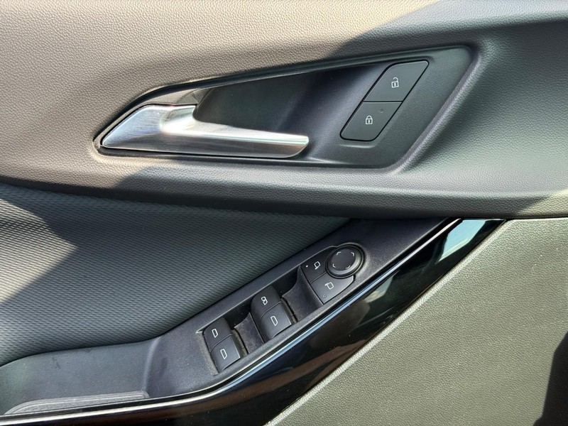 Chevrolet Equinox Vehicle Image 23