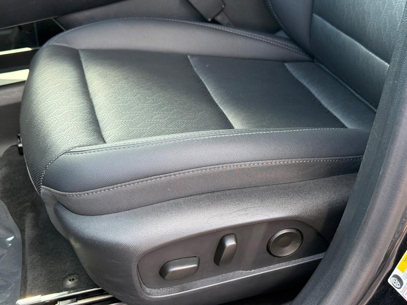 Chevrolet Equinox Vehicle Image 24