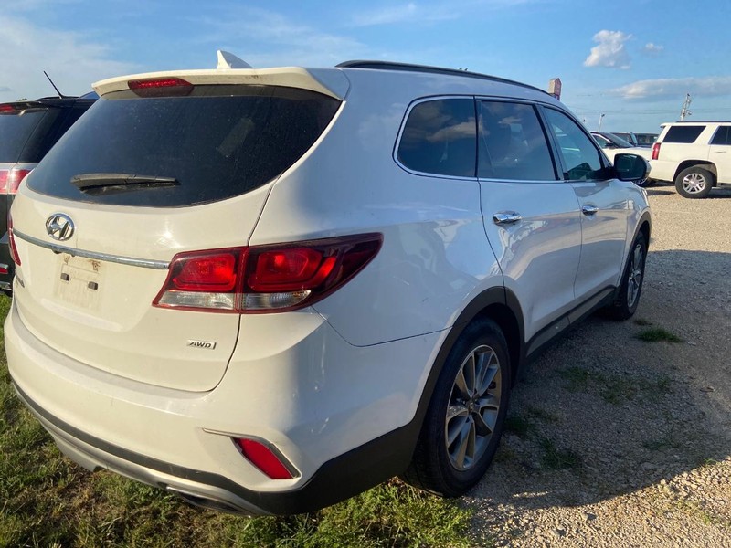 Hyundai SANTA FE Vehicle Image 05