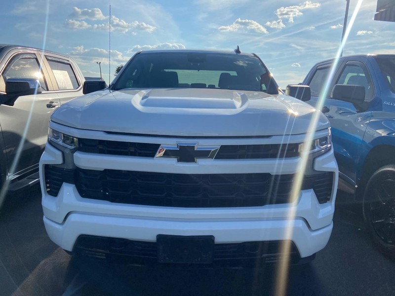 Chevrolet Silverado 1500 Vehicle Full-screen Gallery Image 02