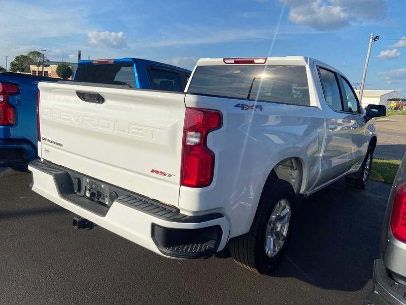 Chevrolet Silverado 1500 Vehicle Full-screen Gallery Image 05