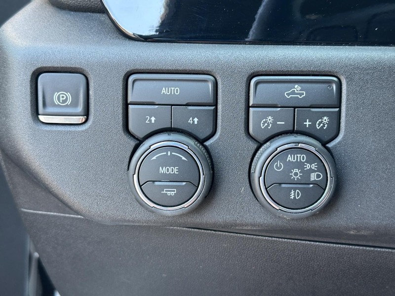 Chevrolet Silverado 1500 Vehicle Image 21