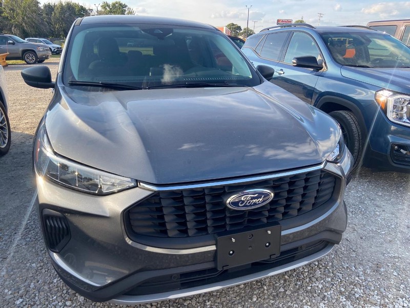 Ford Escape Vehicle Image 02