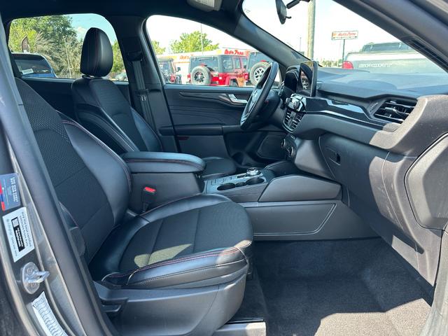 Ford Escape Vehicle Image 09