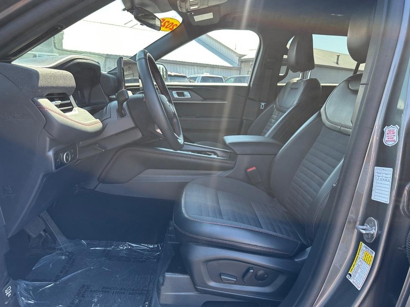 Ford Explorer Vehicle Image 08