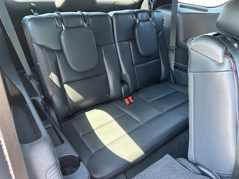 Ford Explorer Vehicle Image 12