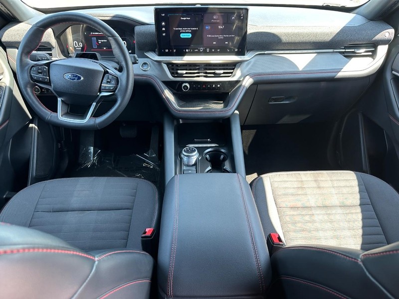 Ford Explorer Vehicle Image 15