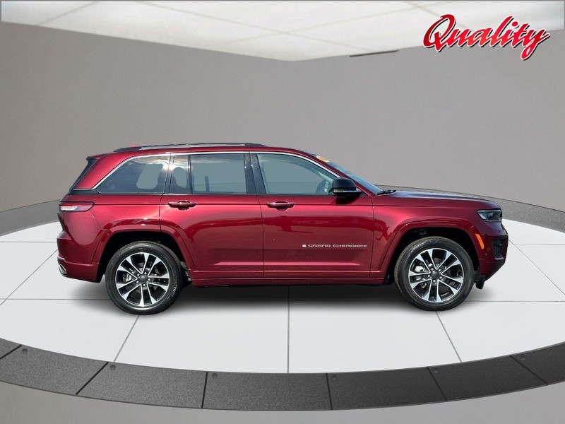 Jeep Grand Cherokee Vehicle Image 02