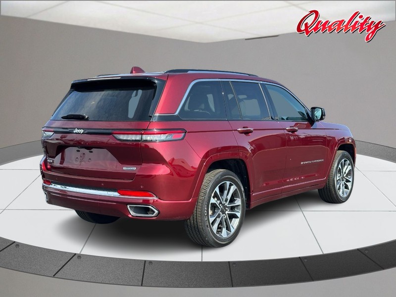 Jeep Grand Cherokee Vehicle Image 03