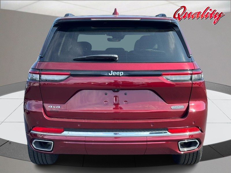 Jeep Grand Cherokee Vehicle Image 04