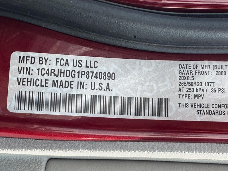Jeep Grand Cherokee Vehicle Image 29