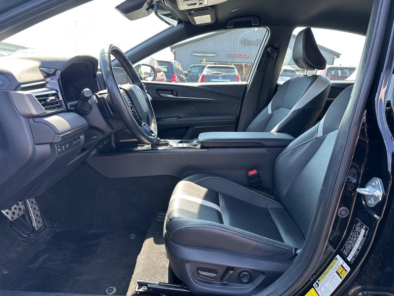 Toyota Camry Vehicle Image 08