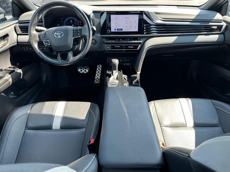 Toyota Camry Vehicle Image 12