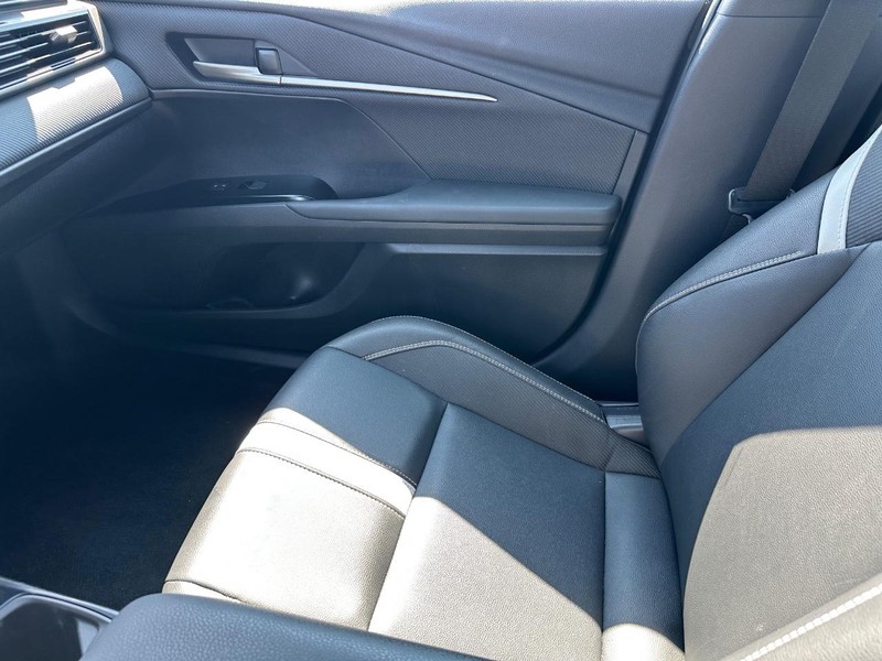 Toyota Camry Vehicle Image 22