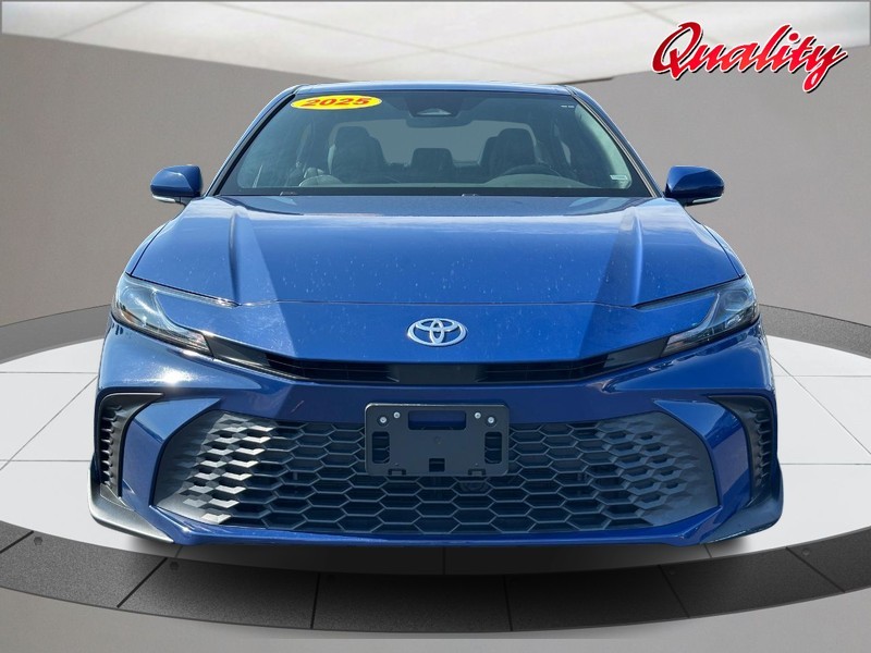 Toyota Camry Vehicle Image 10