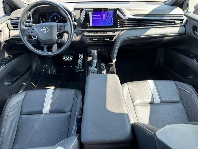 Toyota Camry Vehicle Image 12